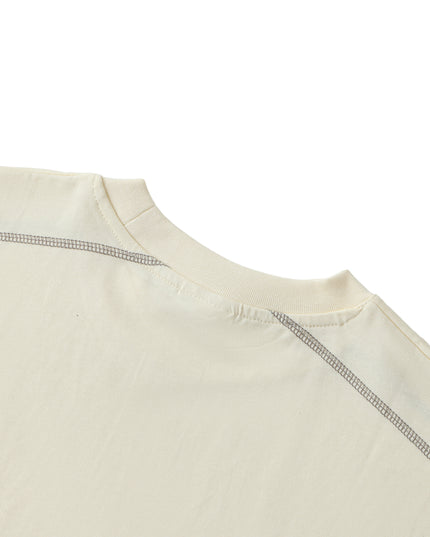 Ribbed crew neck of the Harmony tee, close-up